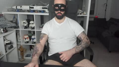 Snapshot of dirtybalws chatting on December 20, 7:39 pm Robert online show from December 20, 7:39 pm