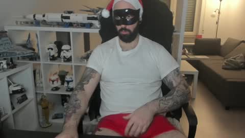 Snapshot of dirtybalws chatting on December 25, 7:56 pm Robert online show from December 25, 7:56 pm