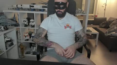 Snapshot of dirtybalws chatting on January 13, 3:34 am Robert online show from January 13, 3:34 am