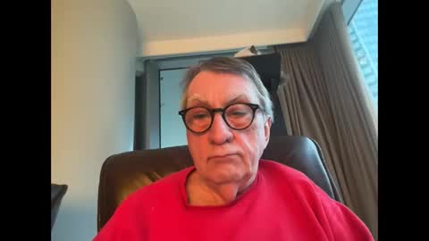 Snapshot of dirtydad149 chatting on April 4, 2:21 am Love horny boy bums online show from April 4, 2:21 am