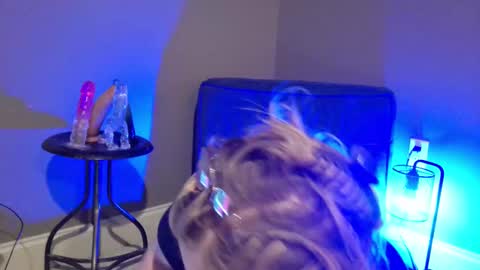 Snapshot of dirtydaisy1998 chatting on March 4, 7:30 am Daisy Wylde online show from March 4, 7:30 am