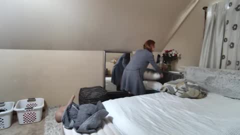 Snapshot of dirtydaisylou chatting on February 20, 5:40 pm Daisy online show from February 20, 5:40 pm