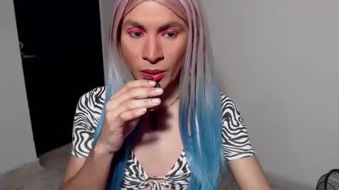 Snapshot of dirtydanezka chatting on November 21, 4:33 am dirtydanezka online show from November 21, 4:33 am