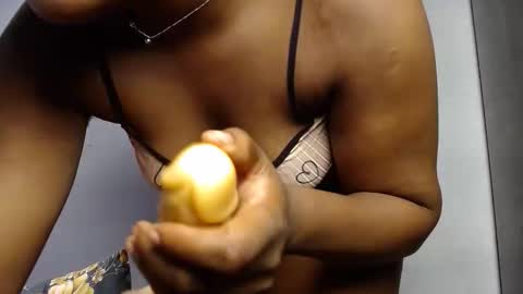 Snapshot of dirtydesirebabe chatting on December 15, 8:07 am dirtydesirebabe online show from December 15, 8:07 am