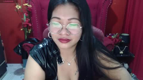 LatexQueen online show from February 4, 2:21 pm
