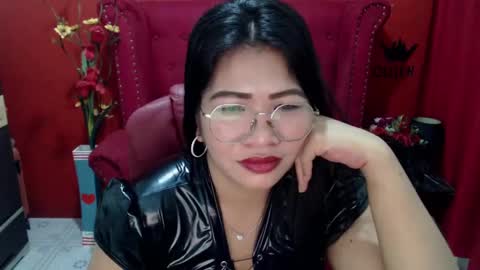 LatexQueen online show from February 8, 2:49 pm