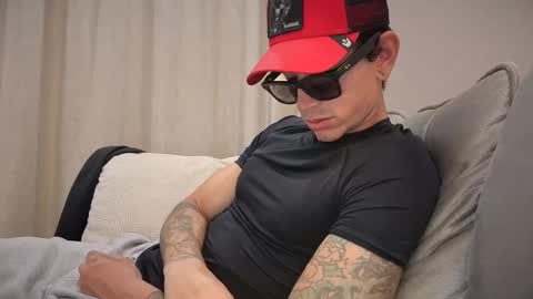 Snapshot of dirtyprettyboi chatting on January 12, 7:00 am buy tokens with link online show from January 12, 7:00 am