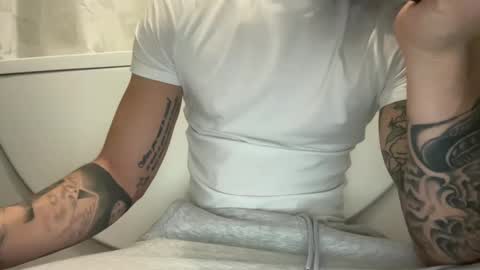 Snapshot of dirtyprettyboi chatting on October 12, 10:58 am buy tokens with link online show from October 12, 10:58 am