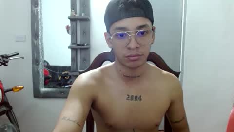 Snapshot of dirtyslimlatin chatting on November 27, 2:35 am dirtyslimlatin online show from November 27, 2:35 am