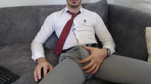 Snapshot of dirtyybooyy77 chatting on February 18, 11:06 am dirtyybooyy77 online show from February 18, 11:06 am