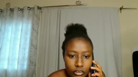 Snapshot of disah_002 chatting on November 22, 10:47 am disah_002 online show from November 22, 10:47 am