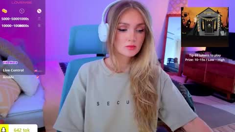 Snapshot of disney__princess chatting on November 2, 3:31 am JASMINE online show from November 2, 3:31 am