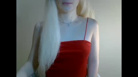 Snapshot of ditamilton chatting on December 19, 8:23 pm DitaMilton online show from December 19, 8:23 pm