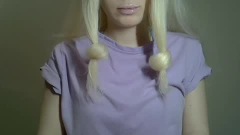Snapshot of ditamilton chatting on January 16, 8:14 pm DitaMilton online show from January 16, 8:14 pm