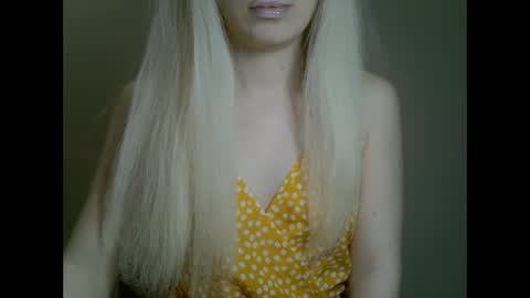 Snapshot of ditamilton chatting on February 17, 8:36 pm DitaMilton online show from February 17, 8:36 pm