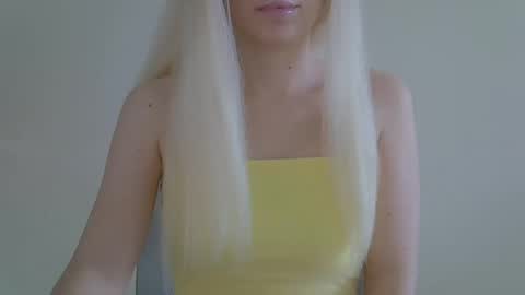 Snapshot of ditamilton chatting on February 25, 1:28 pm DitaMilton online show from February 25, 1:28 pm