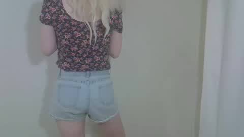 Snapshot of ditamilton chatting on September 15, 7:47 pm DitaMilton online show from September 15, 7:47 pm