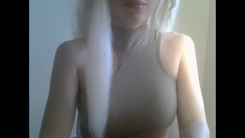 Snapshot of ditamilton chatting on September 20, 11:33 am DitaMilton online show from September 20, 11:33 am