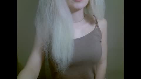 DitaMilton online show from October 26, 6:47 pm