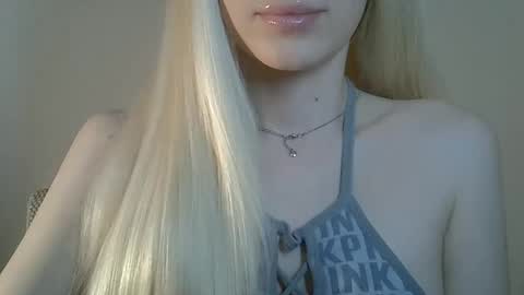 DitaMilton online show from June 9, 7:47 pm