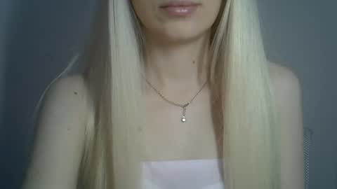 Snapshot of ditamilton chatting on June 24, 8:46 am DitaMilton online show from June 24, 8:46 am