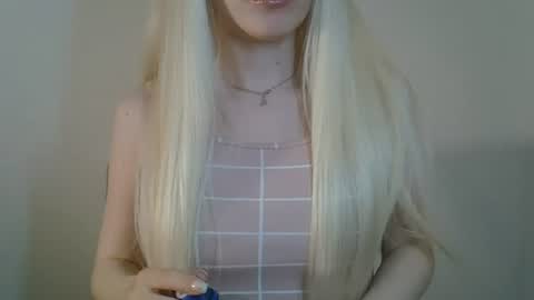 Snapshot of ditamilton chatting on June 26, 7:29 pm DitaMilton online show from June 26, 7:29 pm