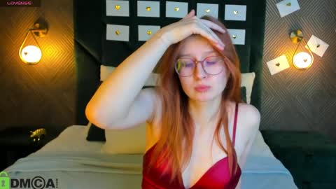 Snapshot of divarousee chatting on March 29, 8:58 am divarousee online show from March 29, 8:58 am