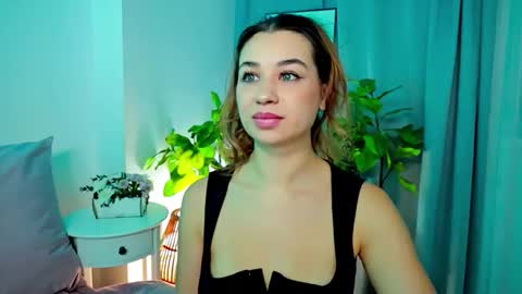 Tia online show from January 15, 10:57 pm