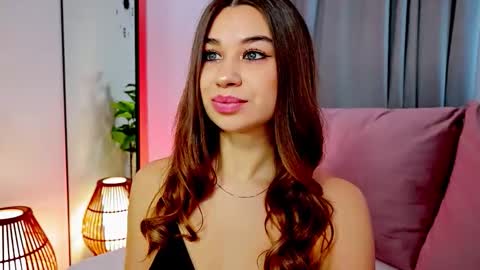 Tia online show from February 7, 7:17 pm