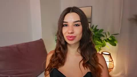 Tia online show from July 31, 9:03 pm