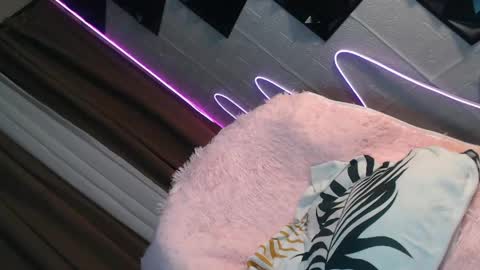 Snapshot of divinaaaaa chatting on April 21, 5:14 am divinaaaaa online show from April 21, 5:14 am