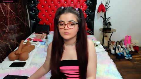 Snapshot of divine_goddess69 chatting on April 3, 12:14 pm Ana online show from April 3, 12:14 pm