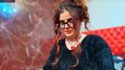 Snapshot of divine_goddess69 chatting on May 24, 11:43 pm Ana online show from May 24, 11:43 pm