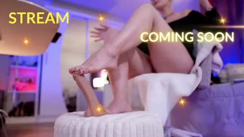 Snapshot of divine_kim chatting on June 9, 12:11 am Miss Kim online show from June 9, 12:11 am