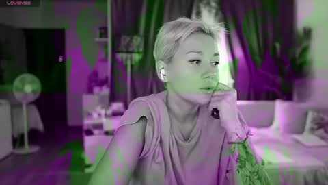 Snapshot of divine_kim chatting on July 15, 8:36 pm Miss Kim online show from July 15, 8:36 pm
