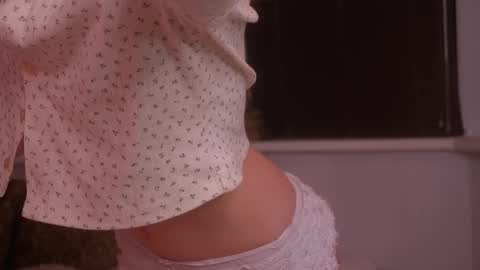 Snapshot of divine_lights chatting on September 25, 8:56 pm Eva and Lucia online show from September 25, 8:56 pm