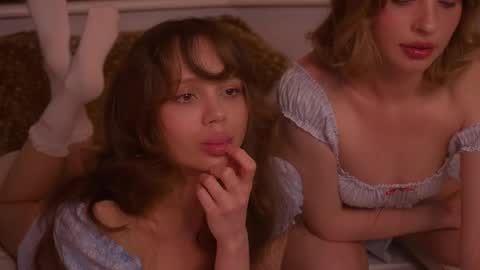 Snapshot of divine_lights chatting on September 26, 8:02 pm Eva and Lucia online show from September 26, 8:02 pm