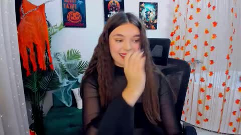 Snapshot of divineamour chatting on October 10, 12:59 pm Hannah online show from October 10, 12:59 pm