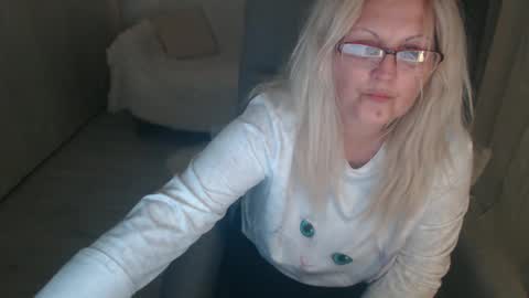 Alexxa online show from April 2, 9:45 pm