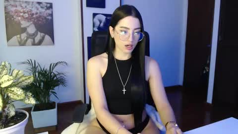 Hera online show from November 6, 11:00 am