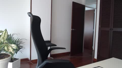 Snapshot of divineisis chatting on February 19, 12:45 pm Hera online show from February 19, 12:45 pm