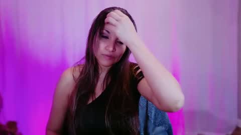 DivineLynn online show from February 5, 2:05 pm