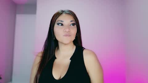 DivineLynn online show from October 31, 4:52 pm