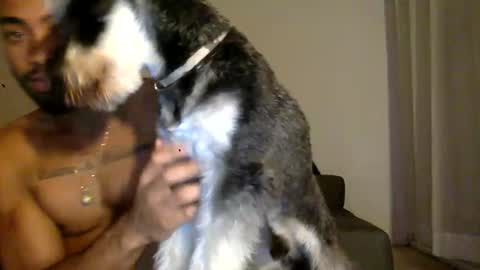 Snapshot of divinexduo chatting on December 22, 9:42 pm Divine Duo online show from December 22, 9:42 pm