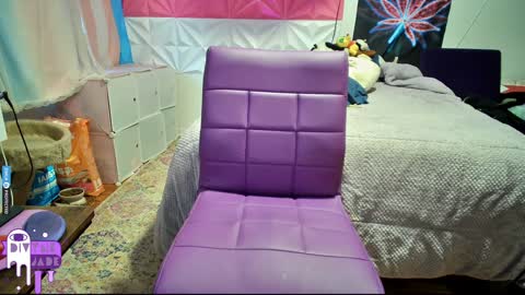 Snapshot of divynejade chatting on December 3, 8:28 pm Jade Divyne online show from December 3, 8:28 pm