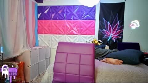 Snapshot of divynejade chatting on December 7, 2:09 am Jade Divyne online show from December 7, 2:09 am