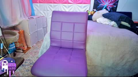 Snapshot of divynejade chatting on December 8, 12:18 am Jade Divyne online show from December 8, 12:18 am