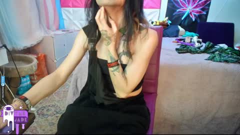 Snapshot of divynejade chatting on December 11, 9:30 am Jade Divyne online show from December 11, 9:30 am