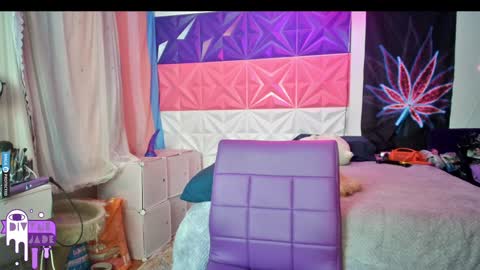 Snapshot of divynejade chatting on December 27, 7:51 am Jade Divyne online show from December 27, 7:51 am