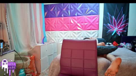 Snapshot of divynejade chatting on December 27, 2:01 pm Jade Divyne online show from December 27, 2:01 pm